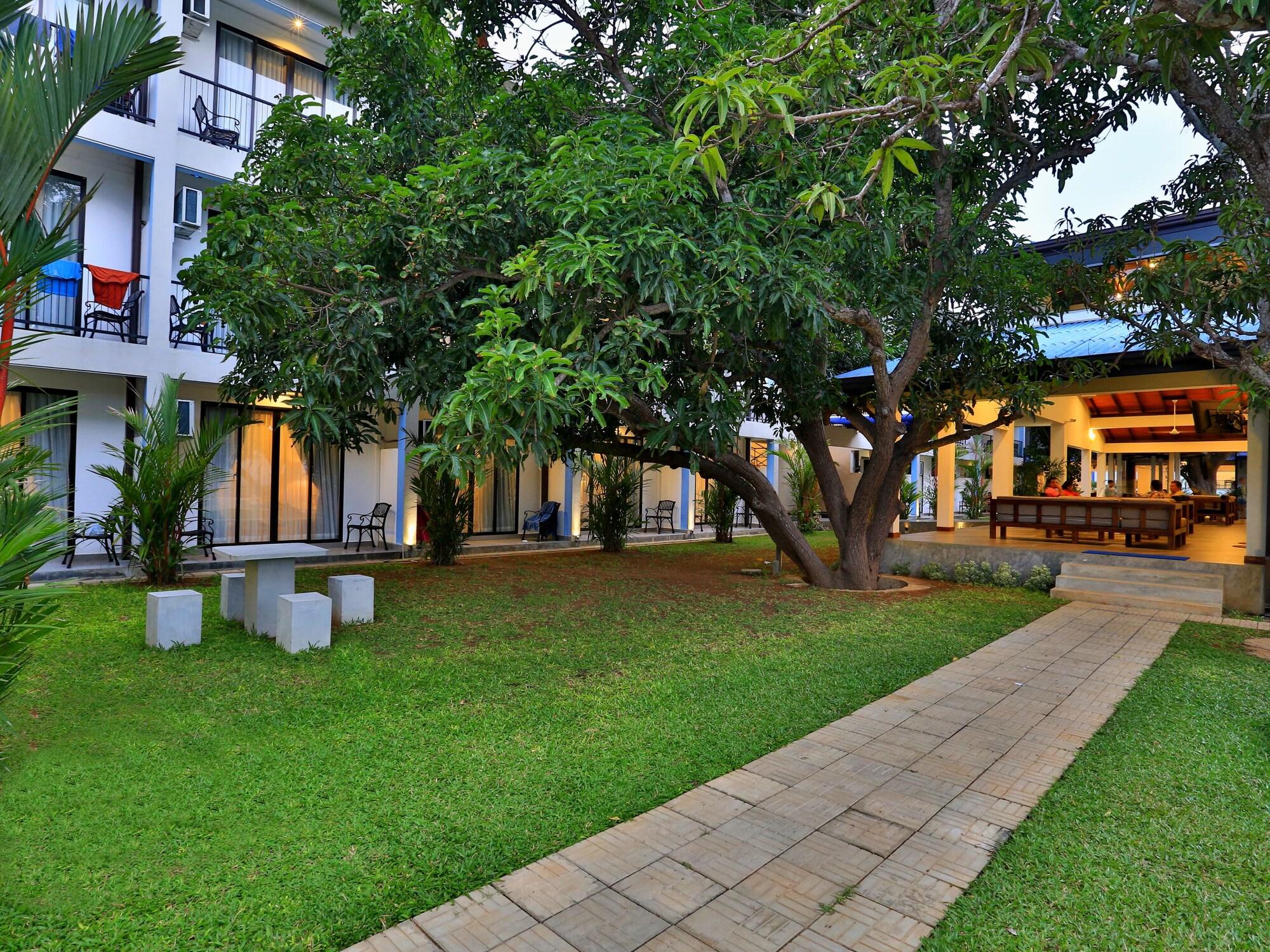 The Blue Wave Hotel Arugam Bay Exterior foto