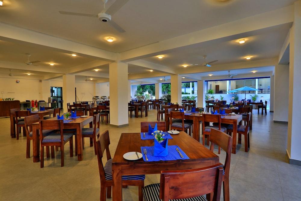 The Blue Wave Hotel Arugam Bay Exterior foto