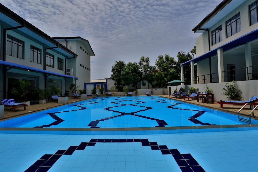 The Blue Wave Hotel Arugam Bay Exterior foto