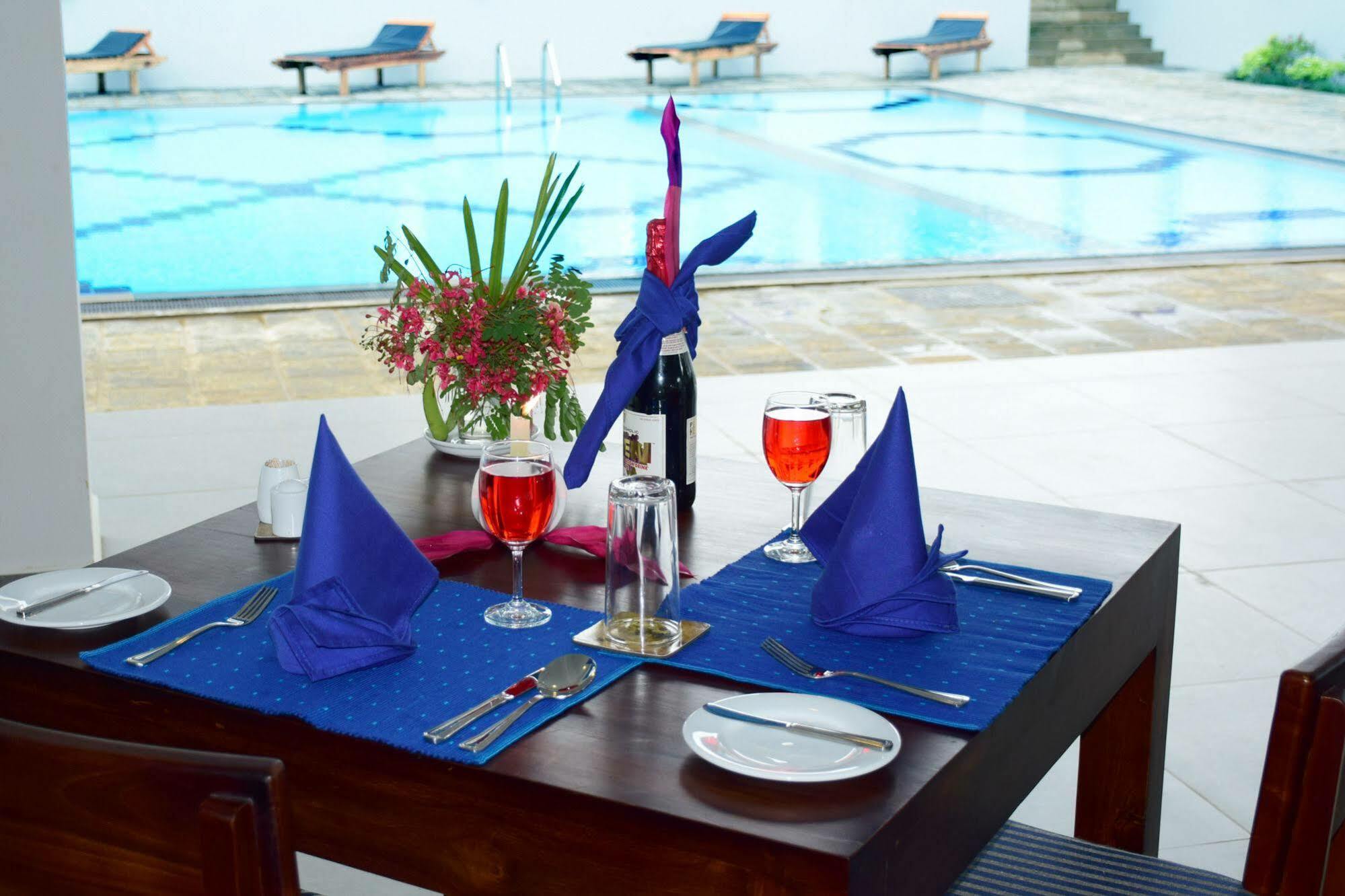 The Blue Wave Hotel Arugam Bay Exterior foto